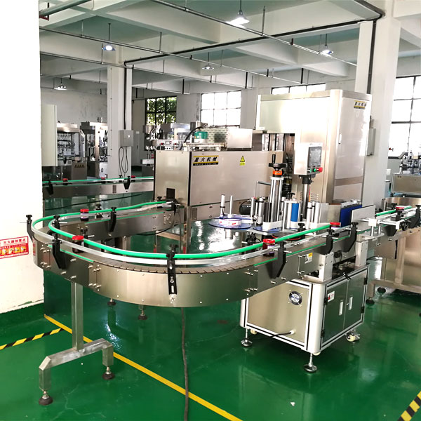 瓶裝辣椒醬灌裝機-大型辣椒醬加工生產(chǎn)線設(shè)備細節(jié)展示 瓶裝辣椒醬灌裝機-大型辣椒醬加工生產(chǎn)線設(shè)備細節(jié)展示